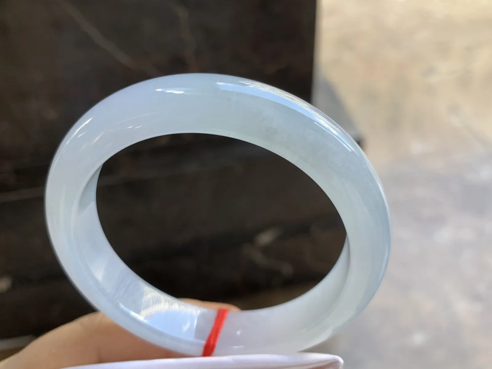 58.5-12.8-9mm
糯冰手镯 底子细腻 干净 水润