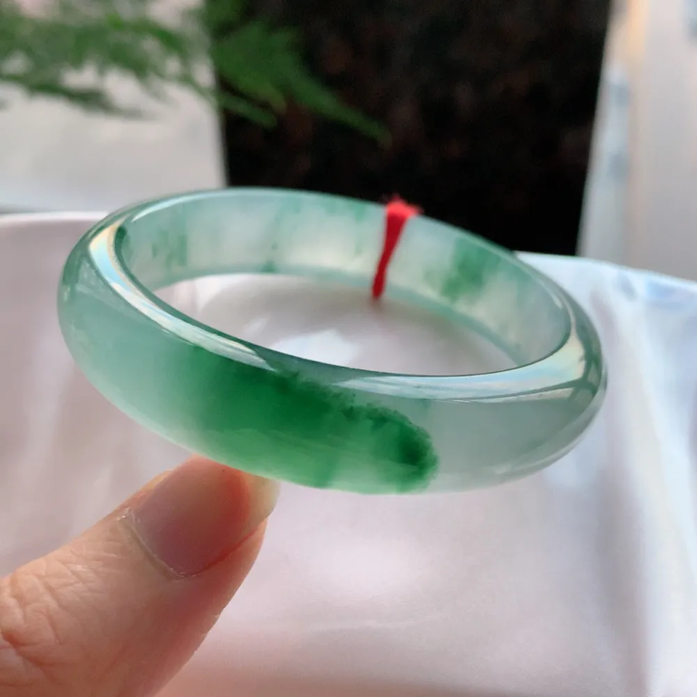 正圈冰玻辣绿 无瑕 尺寸:55.1/13.6/7.7 种色俱佳