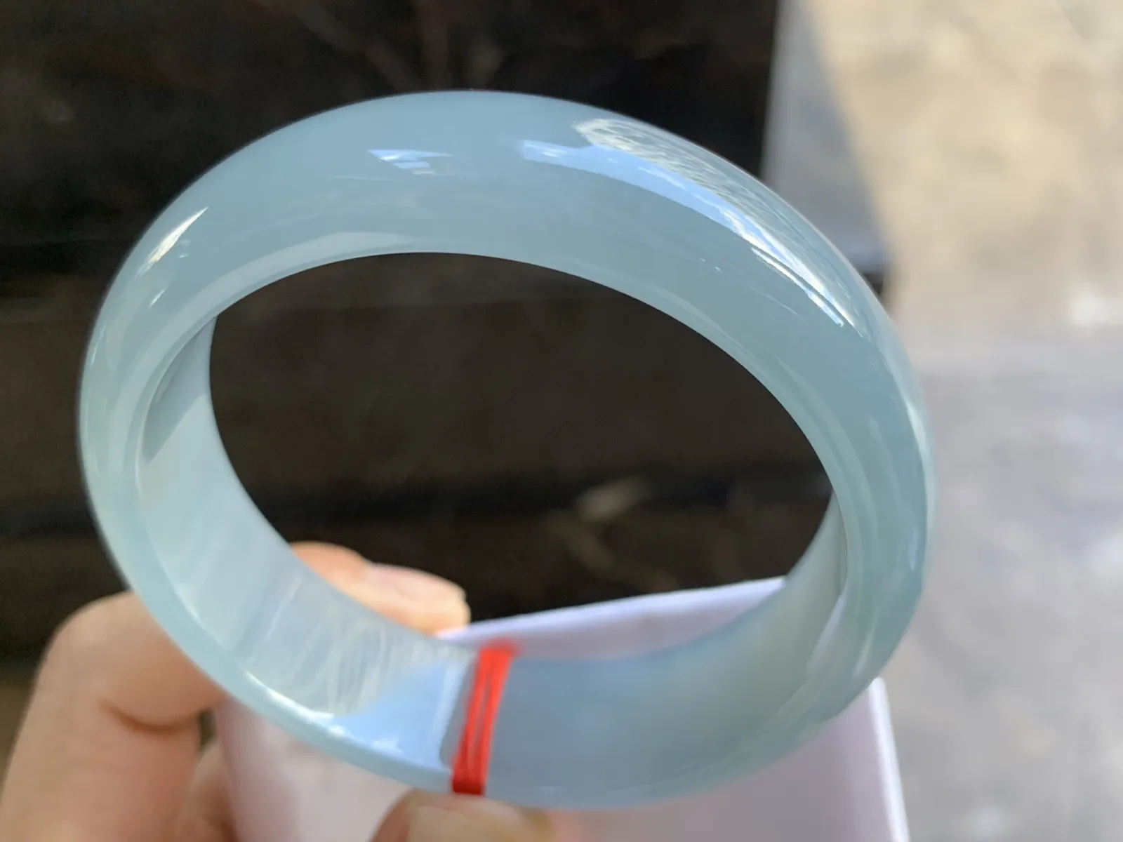 59-17.3-7.7mm
糯冰带底色宽版手镯 种好水润 宽版大气