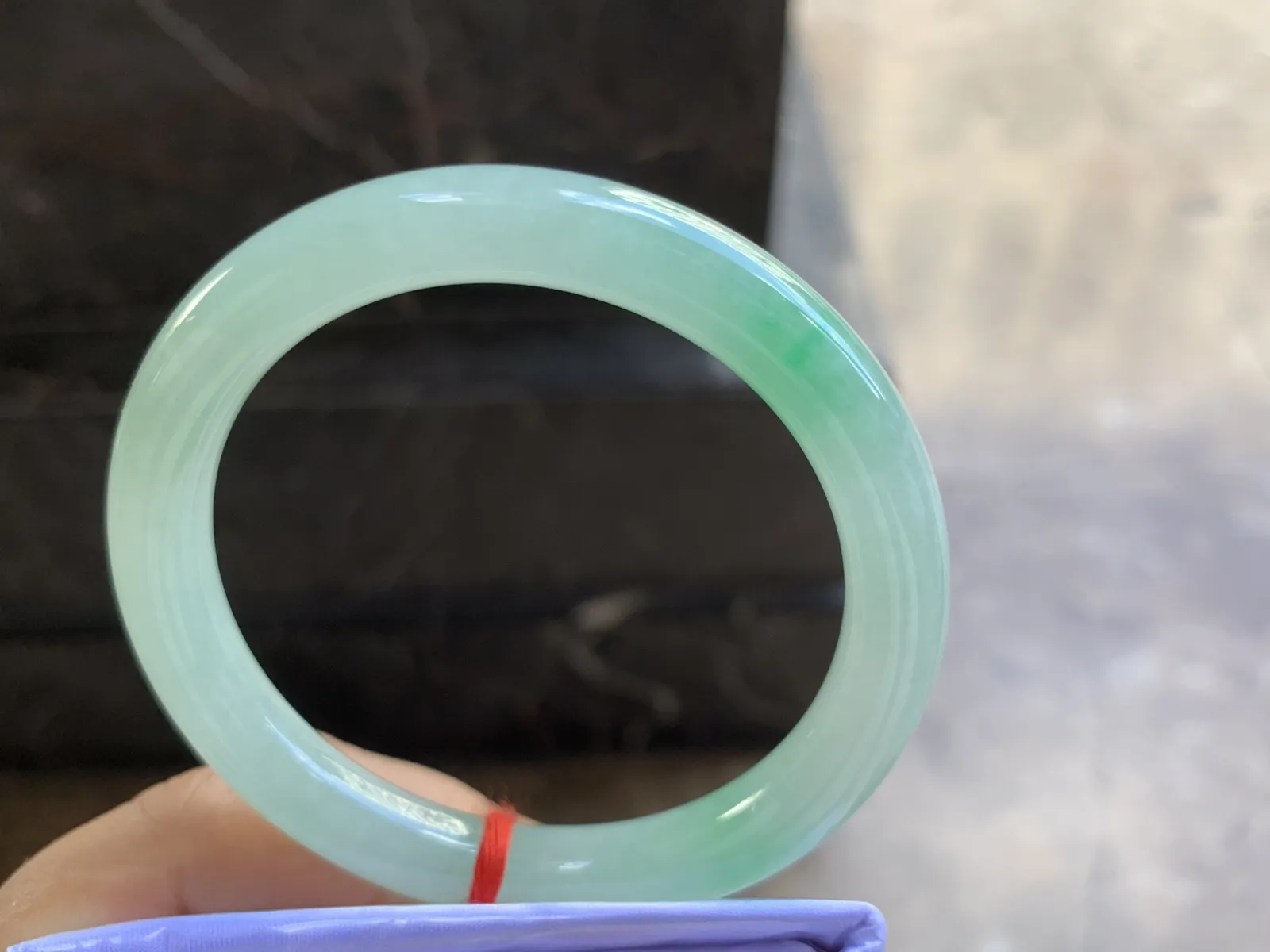 53-8.7mm
冰种带色圆条手镯 种好水润 颜色漂亮 水润清新