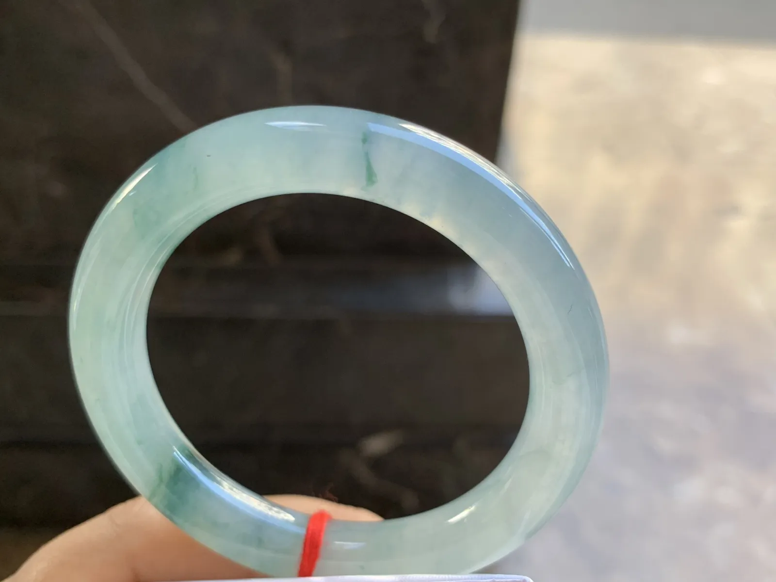 53-9.8mm
冰种飘花圆条手镯 水润光泽 花色漂亮