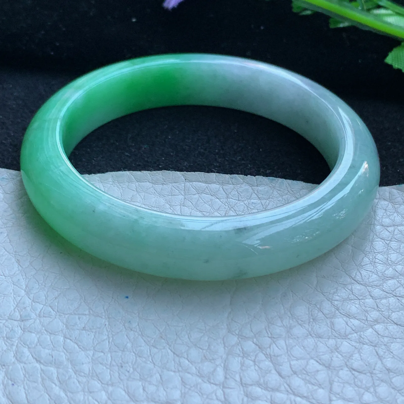 jx自然光54.5*11*9平安镯 缅甸翡翠a货玉手镯飘阳绿厚装宽边玉手环