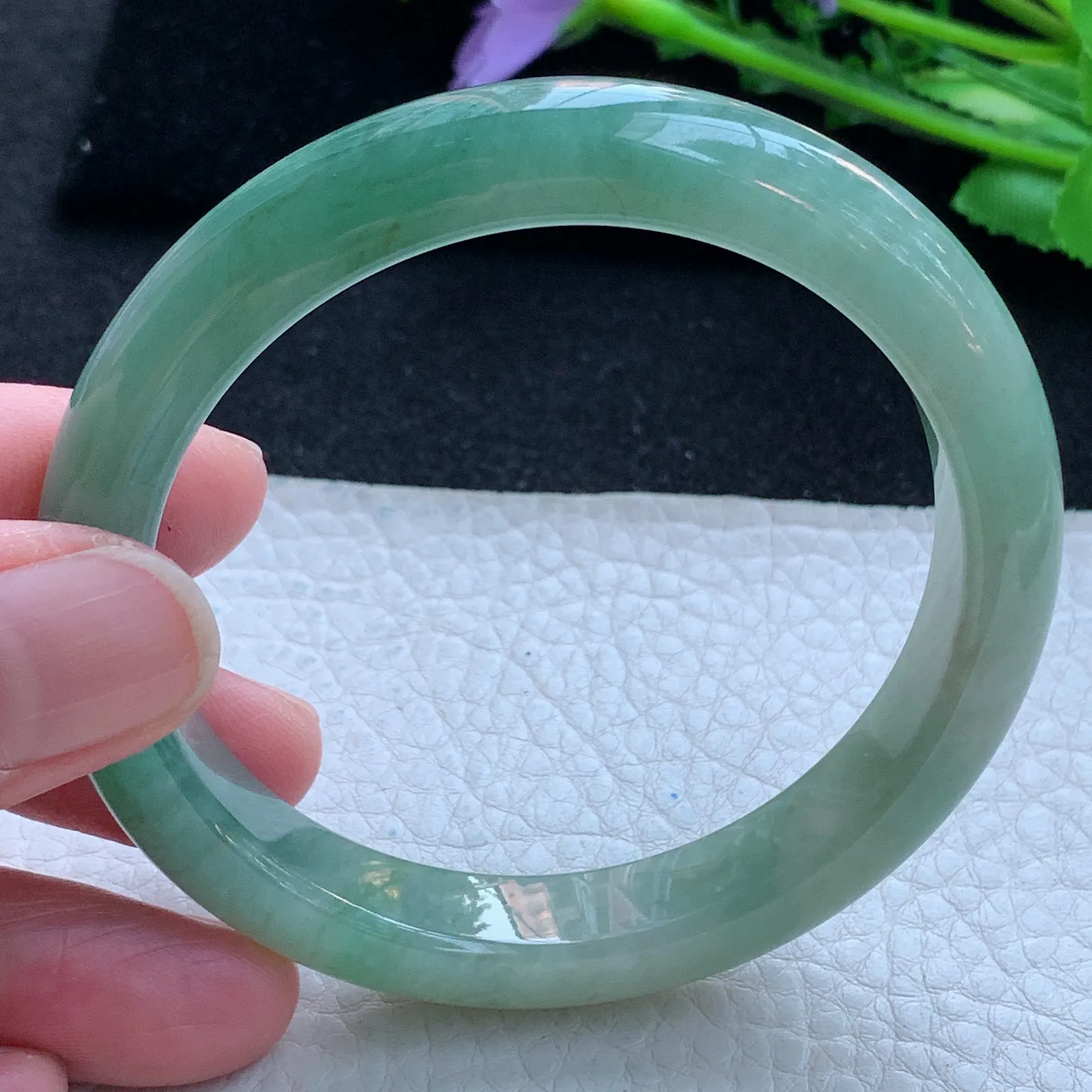 n自然光56.5*11*8平安镯 缅甸翡翠a货玉手镯蓝韵宽边珠宝玉手环