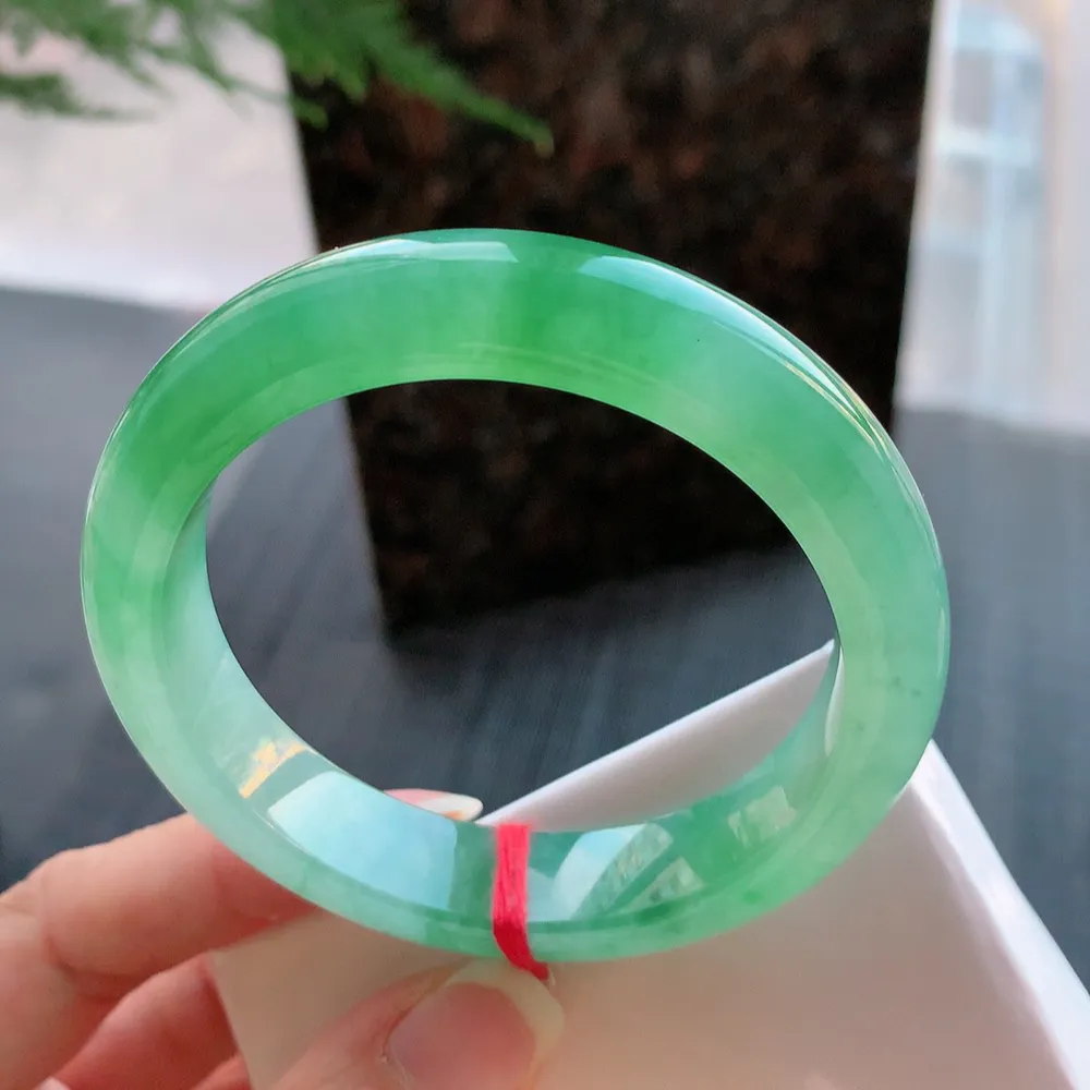 正圈高冰绿 无瑕 尺寸:56.1/12.9/8.8 种色兼备