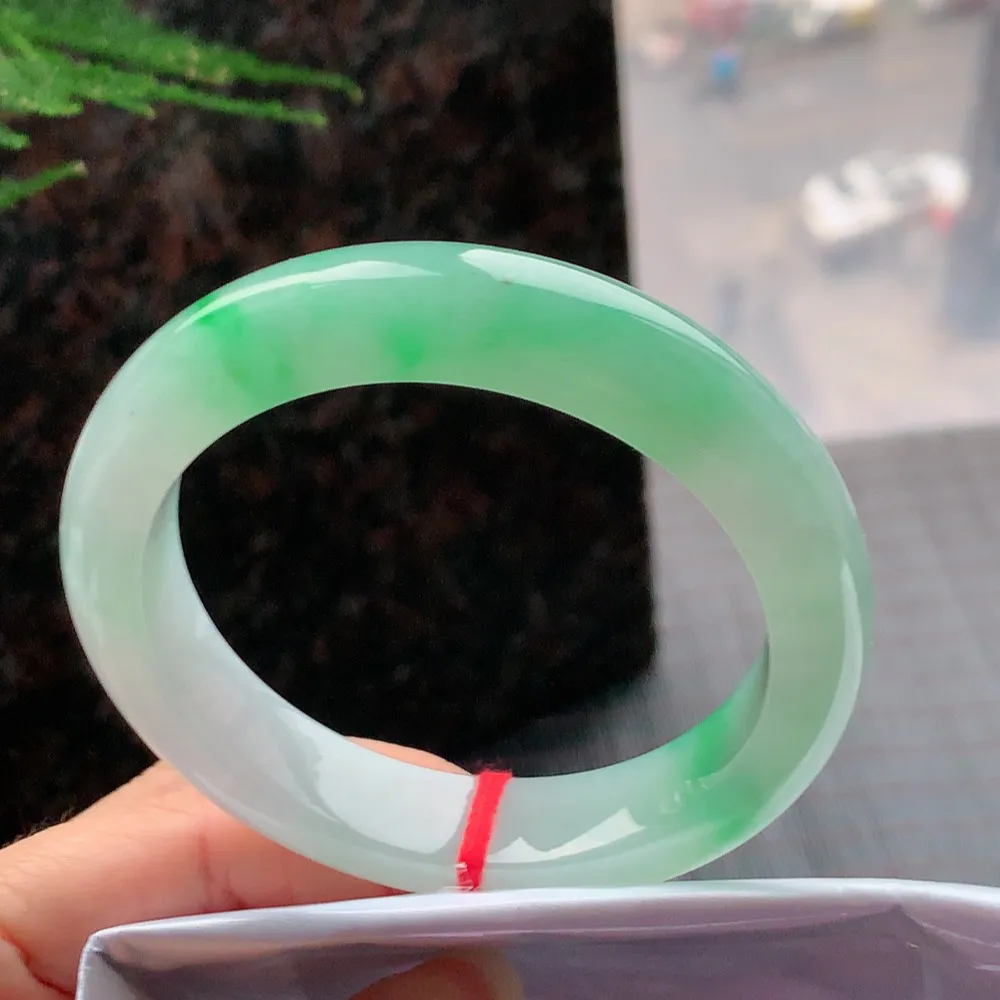 正圈冰阳绿 无瑕 尺寸:57.5/12.7/9.1 种色兼备