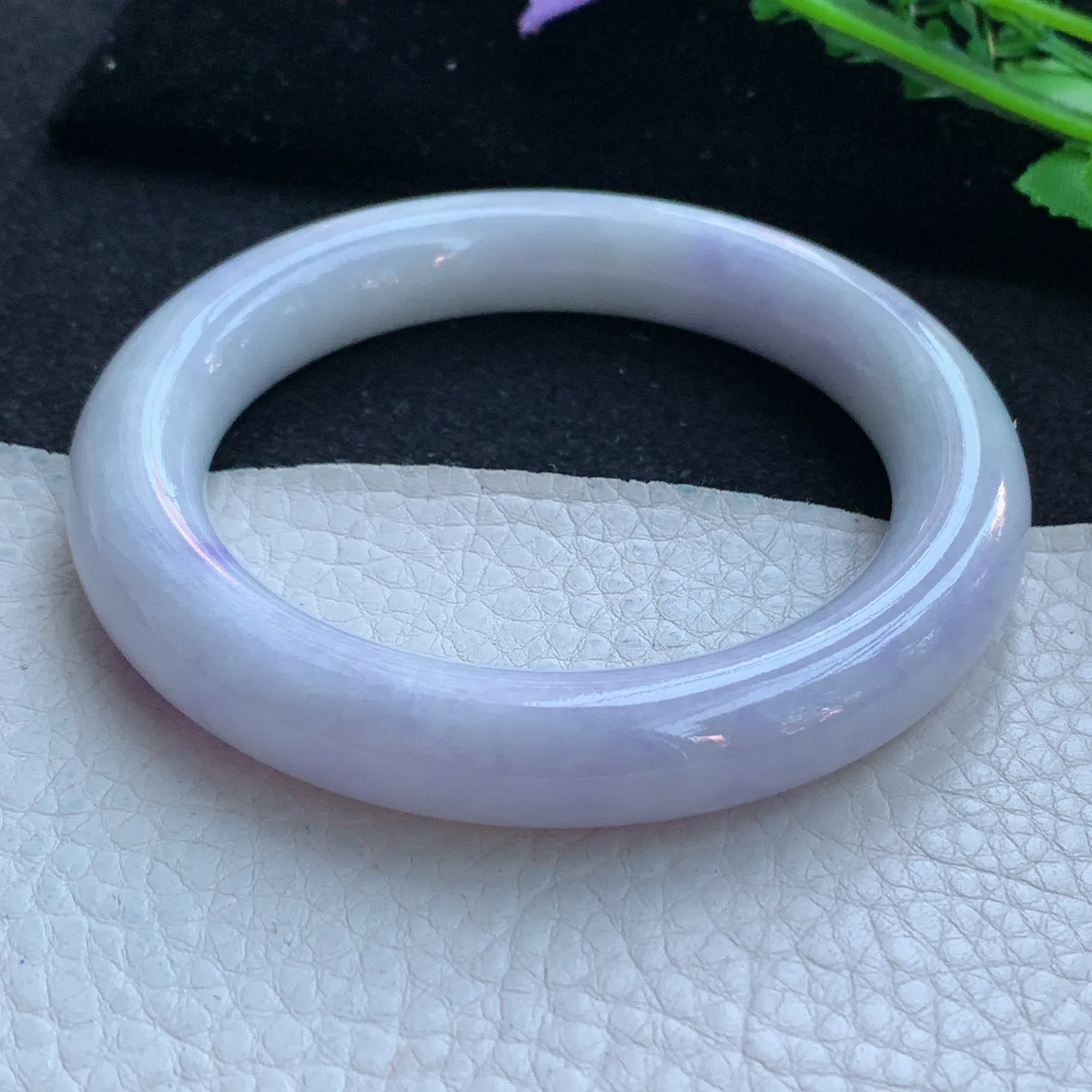 xx自然光57*11.3美人镯 缅甸翡翠a货玉手镯飘紫圆条玉手环