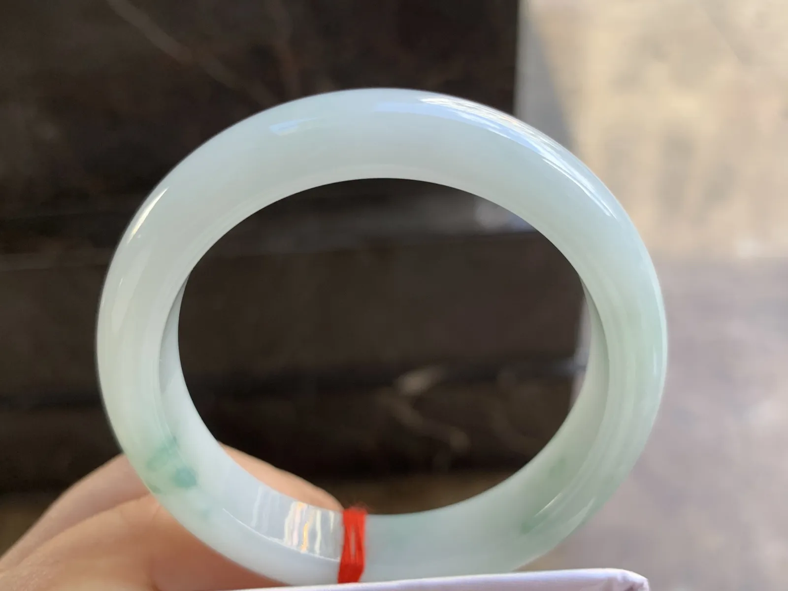 53-11.6-8.4mm
细糯冰飘花手镯 底子细腻 清爽 推荐