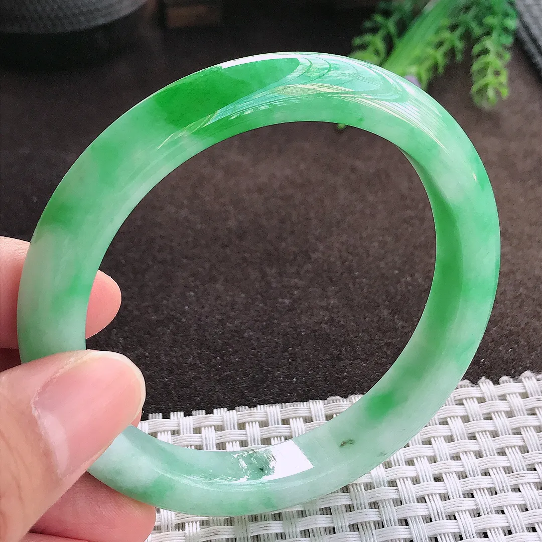 天然a货翡翠60.8/11.5/8.7老坑精美大圈口飘阳绿手镯宽边玉手镯