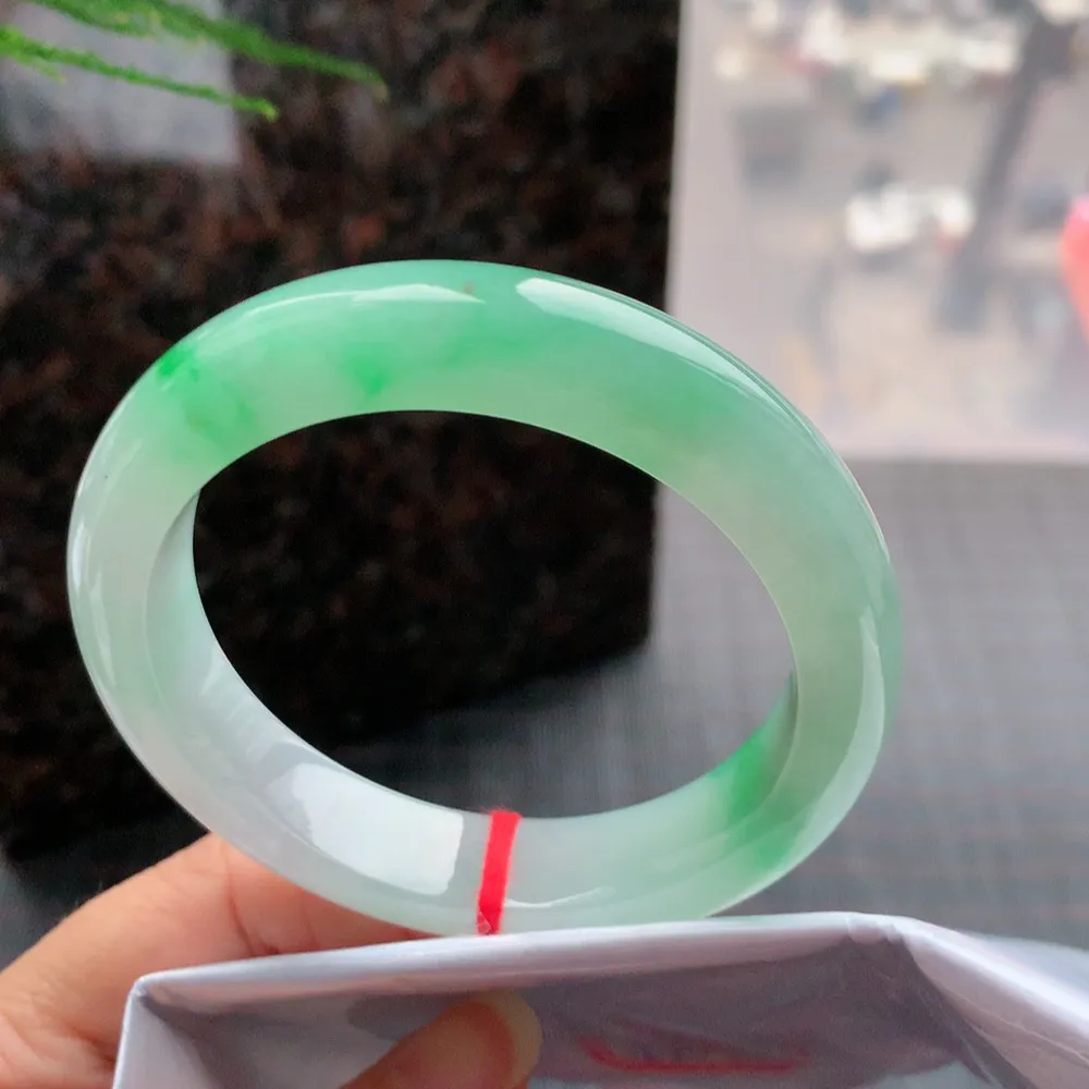 正圈冰阳绿 无瑕 尺寸:57.5/12.7/9.1 种色兼备