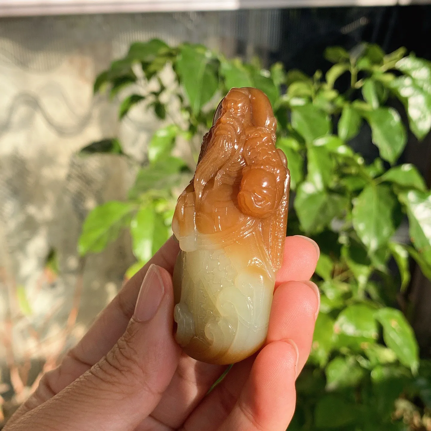 新疆且末糖武财神关公挂件。尺寸70/32/15重51克。玉质细腻油润。手推出油。品相大气。lt251120