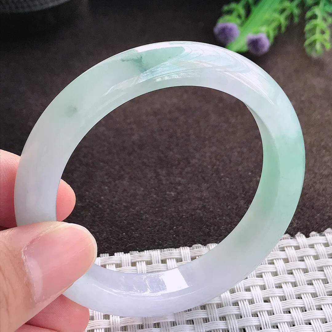 天然a货翡翠53.5/11.4/8.4老坑冰胶水灵飘花手镯宽边玉手镯