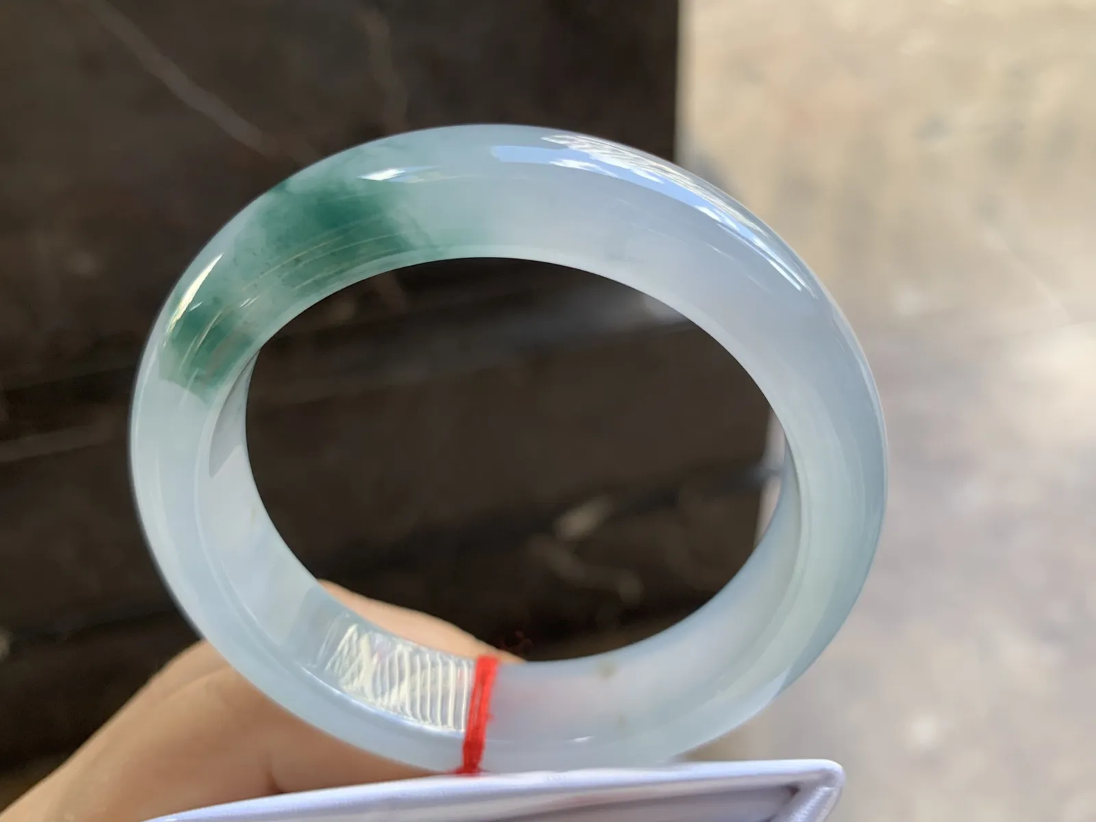 54-13.2-8.8mm
冰种飘花手镯 水润光泽