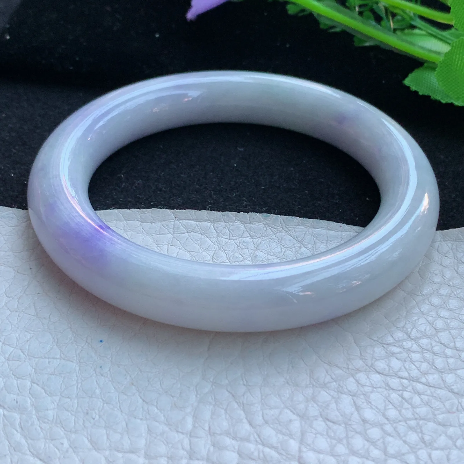 xx自然光57*11.3美人镯 缅甸翡翠a货玉手镯飘紫圆条玉手环