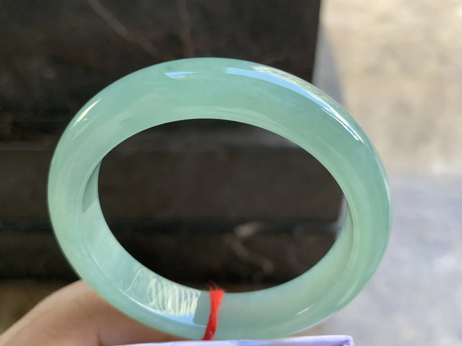 57-12.6-8.8mm
冰种晴绿手镯 水润清新