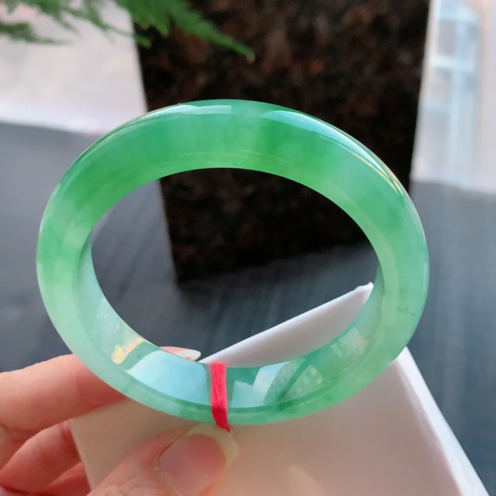 正圈高冰绿 无瑕 尺寸:56.1/12.9/8.8 种色兼备