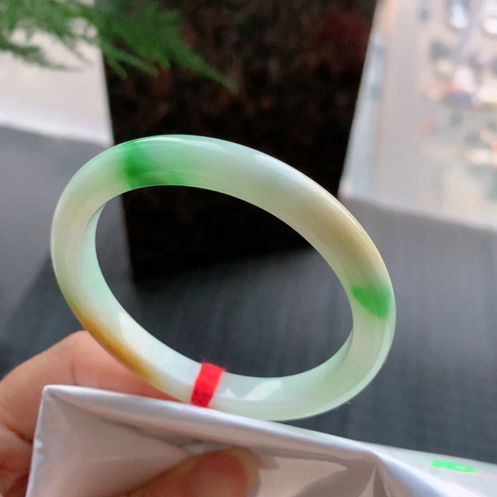 贵妃冰糯黄加绿 无瑕 尺寸:53.9/46.9/8.2/7.2超值🥰🥰