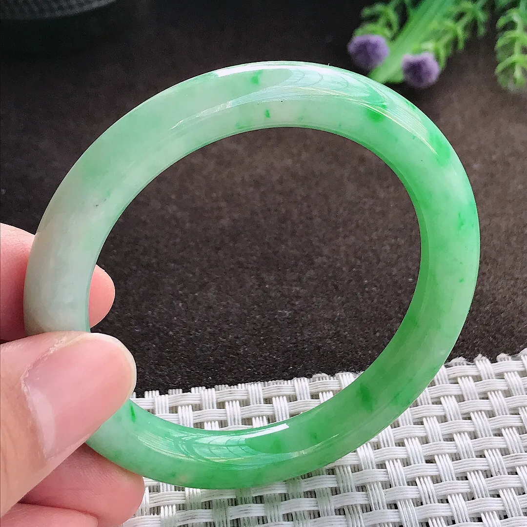 天然a货翡翠52/9.1/8.9老坑精美温润飘阳绿圆条手镯玉手镯