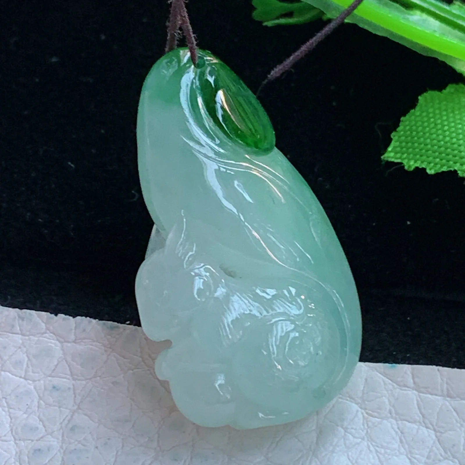 lz自然光34*19.6*10.2缅甸翡翠精雕联明伶俐九尾孤玉吊坠 玉挂件