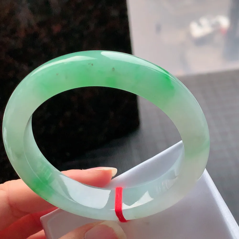 正圈冰阳绿 无瑕 尺寸:57.5/12.7/9.1 种色兼备