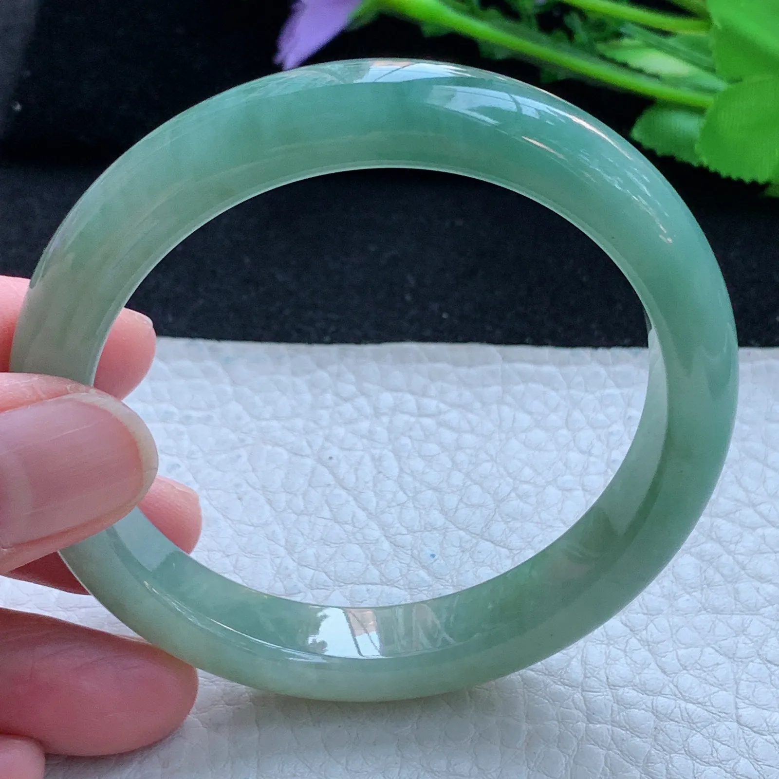 n自然光56.5*11*8平安镯 缅甸翡翠a货玉手镯蓝韵宽边珠宝玉手环