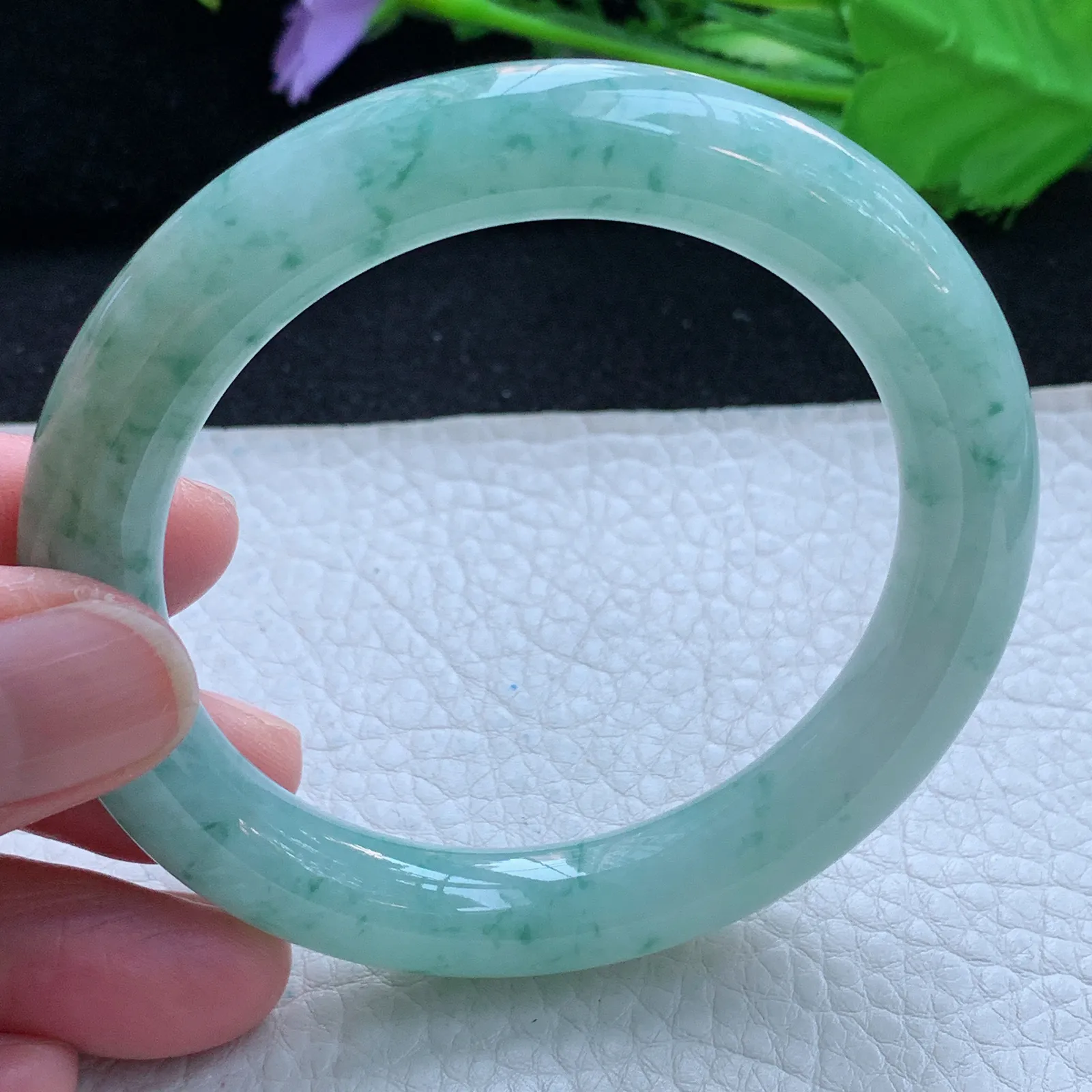 js自然光56*10.5美人镯 缅甸翡翠a货玉手镯冰飘花圆条玉手环