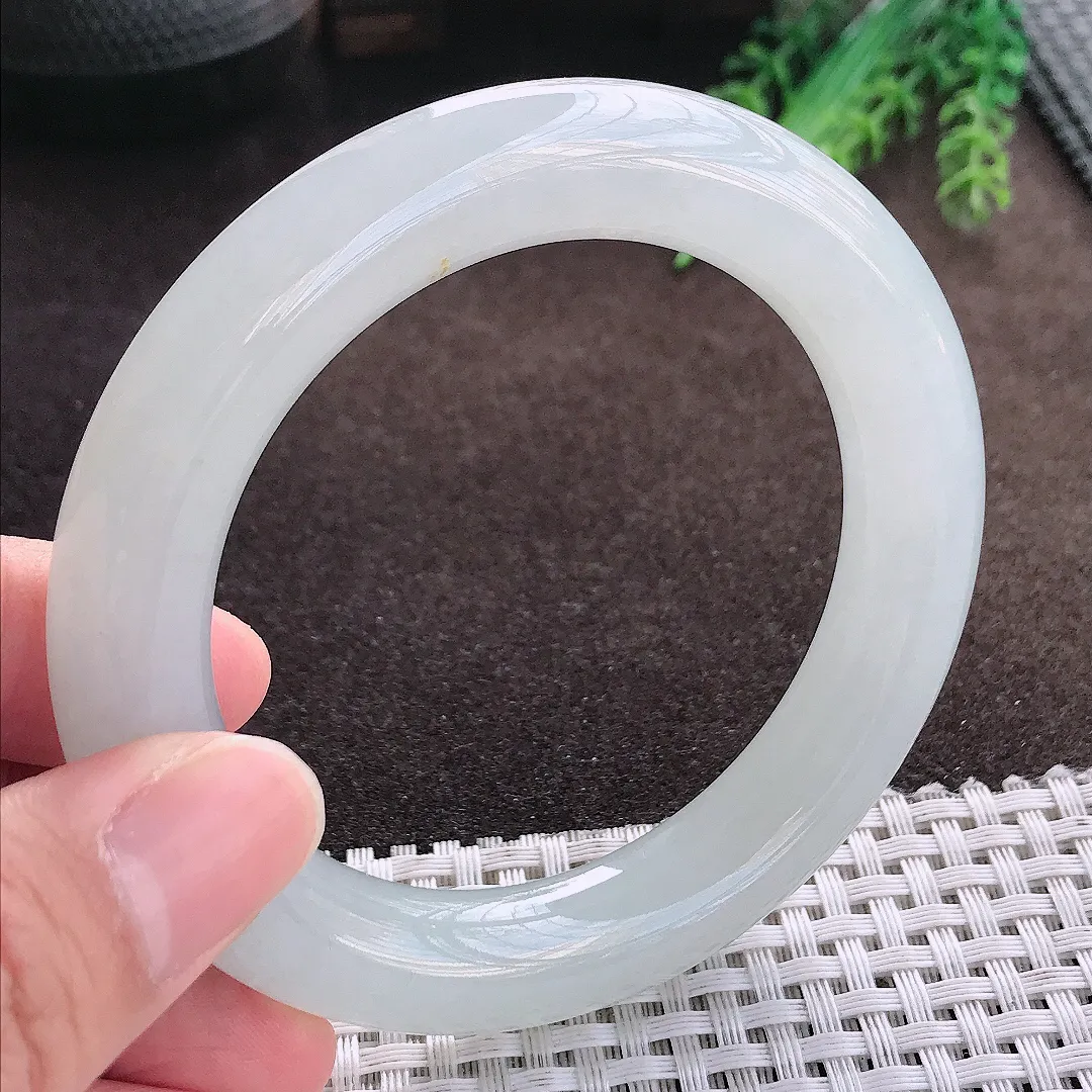 天然a货翡翠56.5/11.6老坑冰胶水灵月光白圆条手镯玉手镯