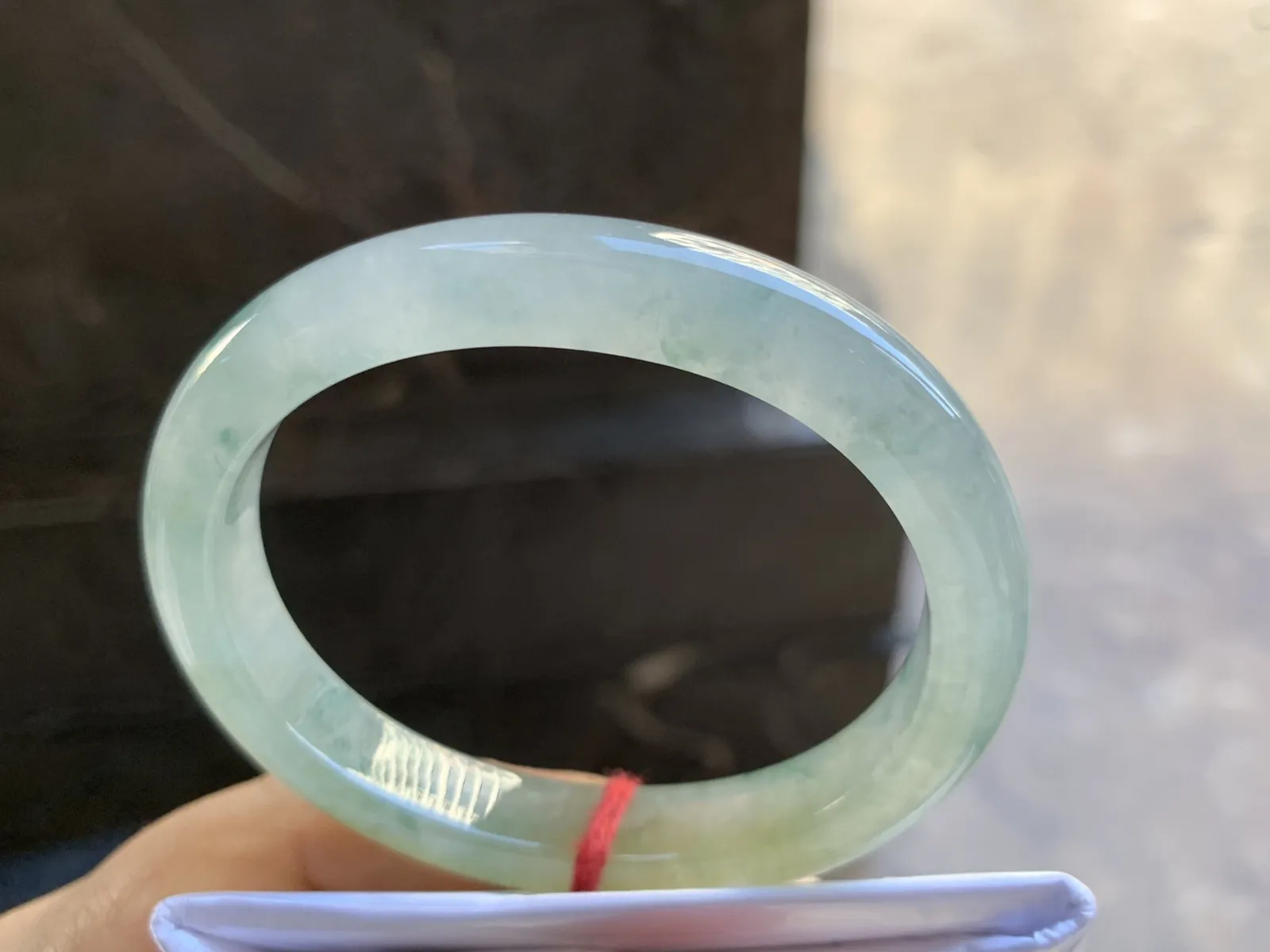 55.5-9.7-7.7mm
冰种黄翡飘花贵妃手镯 水润光泽 颜色漂亮 正圈52/53可带