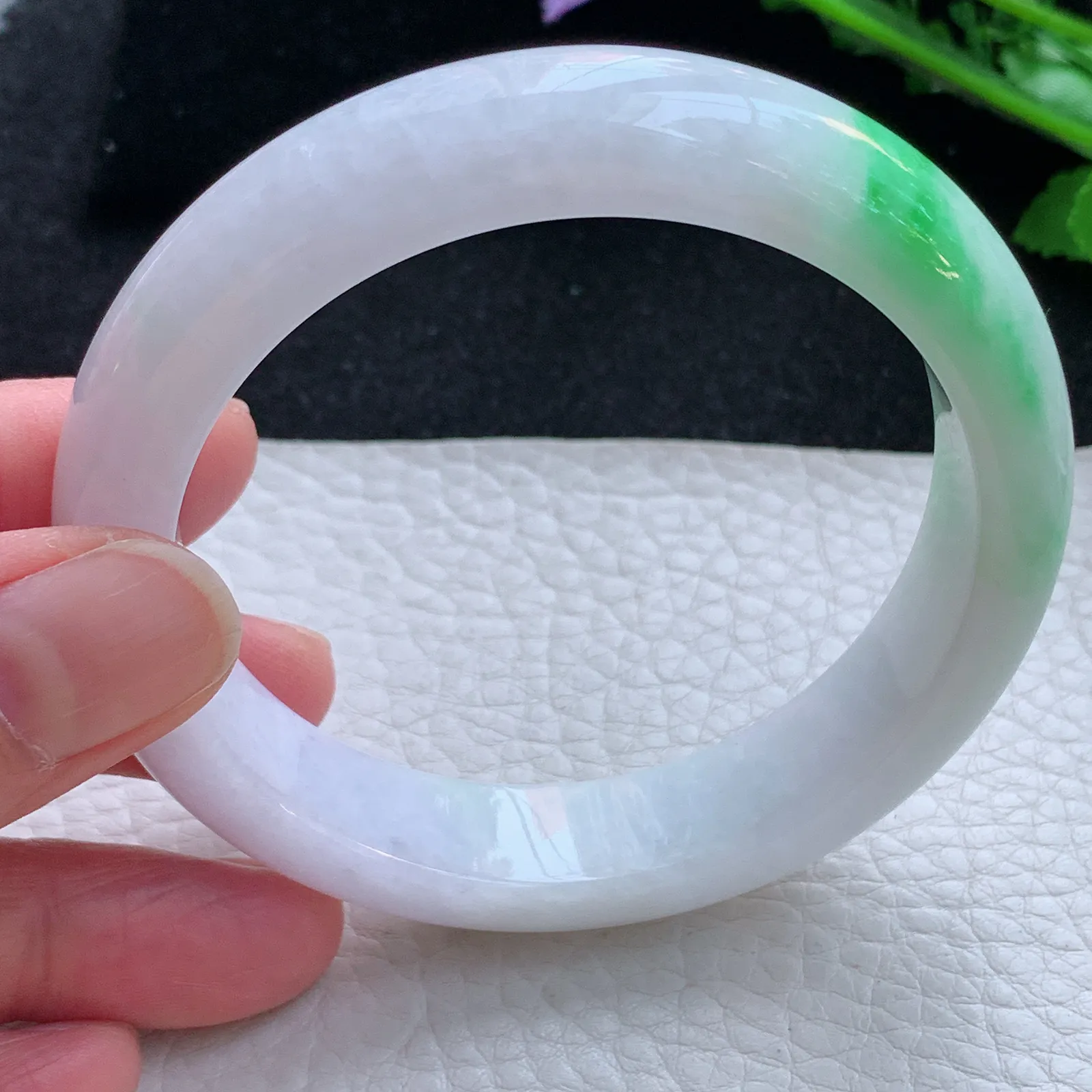 yh自然光57*13.3*8.5平安镯 翡翠a货玉手镯飘绿厚装宽边玉手环 美人镯