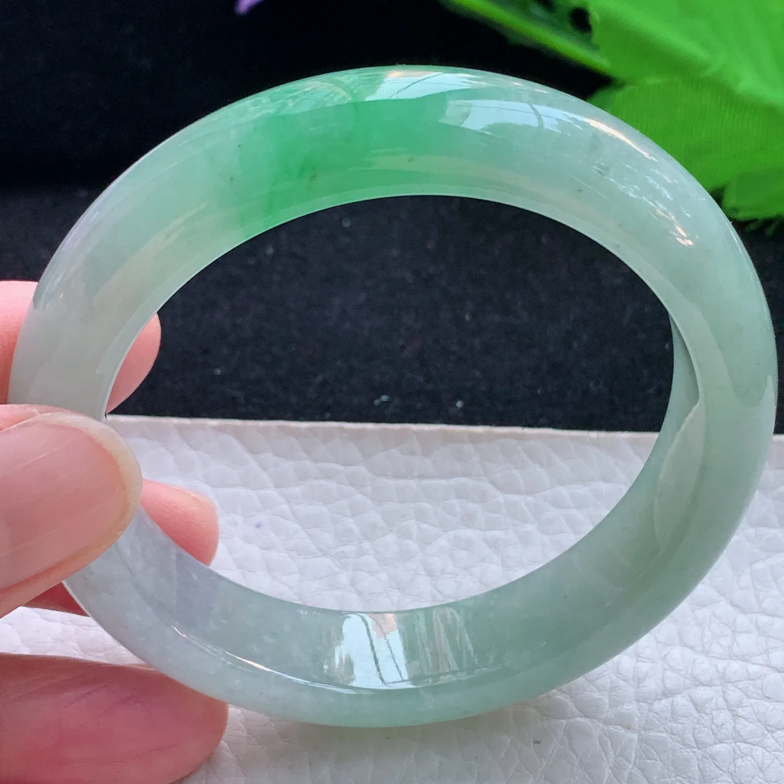 r自然光55*13*8.5平安镯 天然缅甸翡翠a货冰绿宽边玉镯子 玉手环