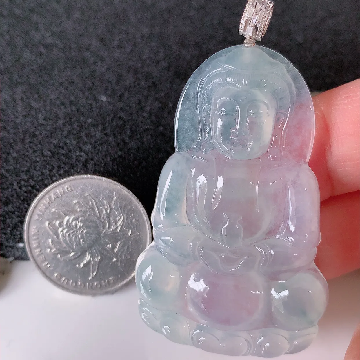 18K金镶嵌冰种翡翠正装观音菩萨吊坠，赐福翡翠观音，观音面相端庄，品相佳，佩戴气质！#02.22整体60裸石52*33.5*5