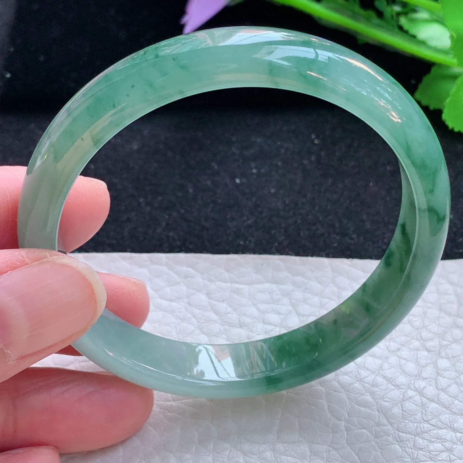 n自然光55*11*6.2招财镯 缅甸翡翠a货玉手镯半山水飘花宽边玉手环