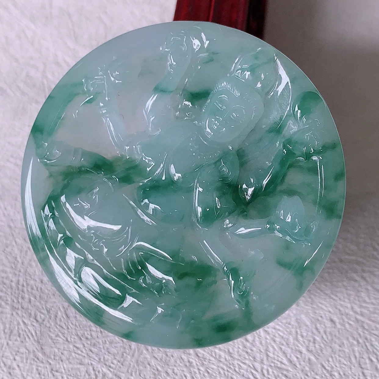 自然光实拍，冰飘花翡翠千手观音菩萨吊坠，赐福观音，玉润通透，慈祥端庄！#83.22