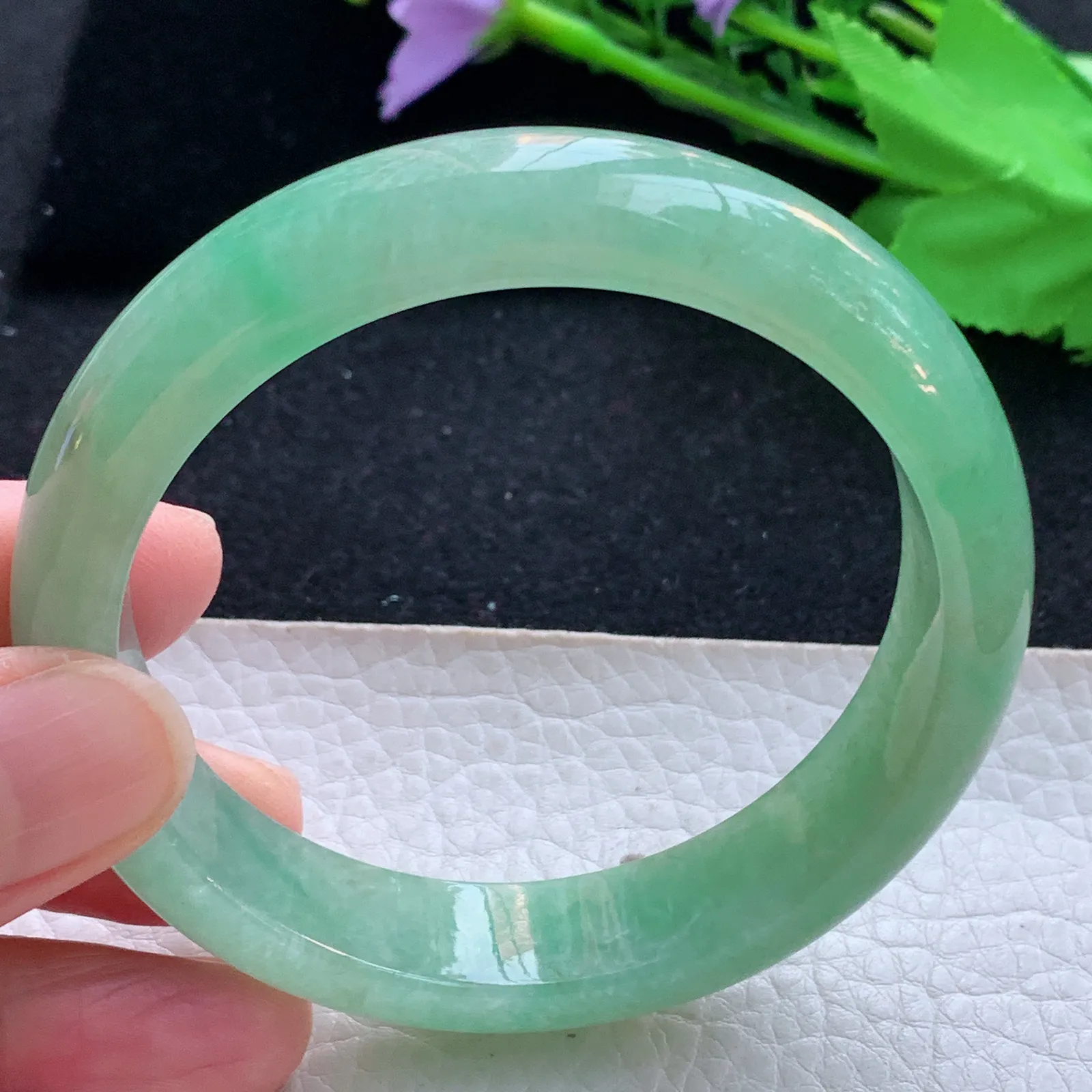 js自然光57*13.5*7.8平安镯 天然缅甸翡翠a货冰绿宽边玉镯子 玉手环