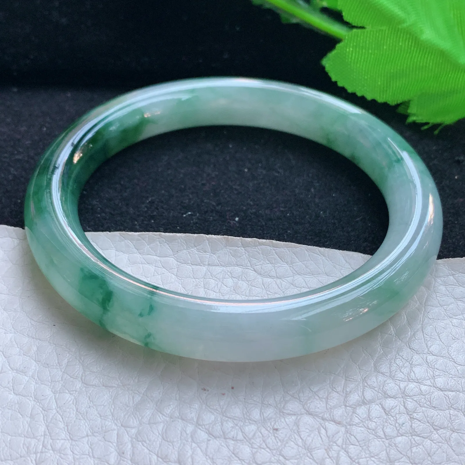 r自然光59*10.2*9.6美人镯 天然缅甸翡翠a货冰飘花大气圆条玉镯子 玉手环