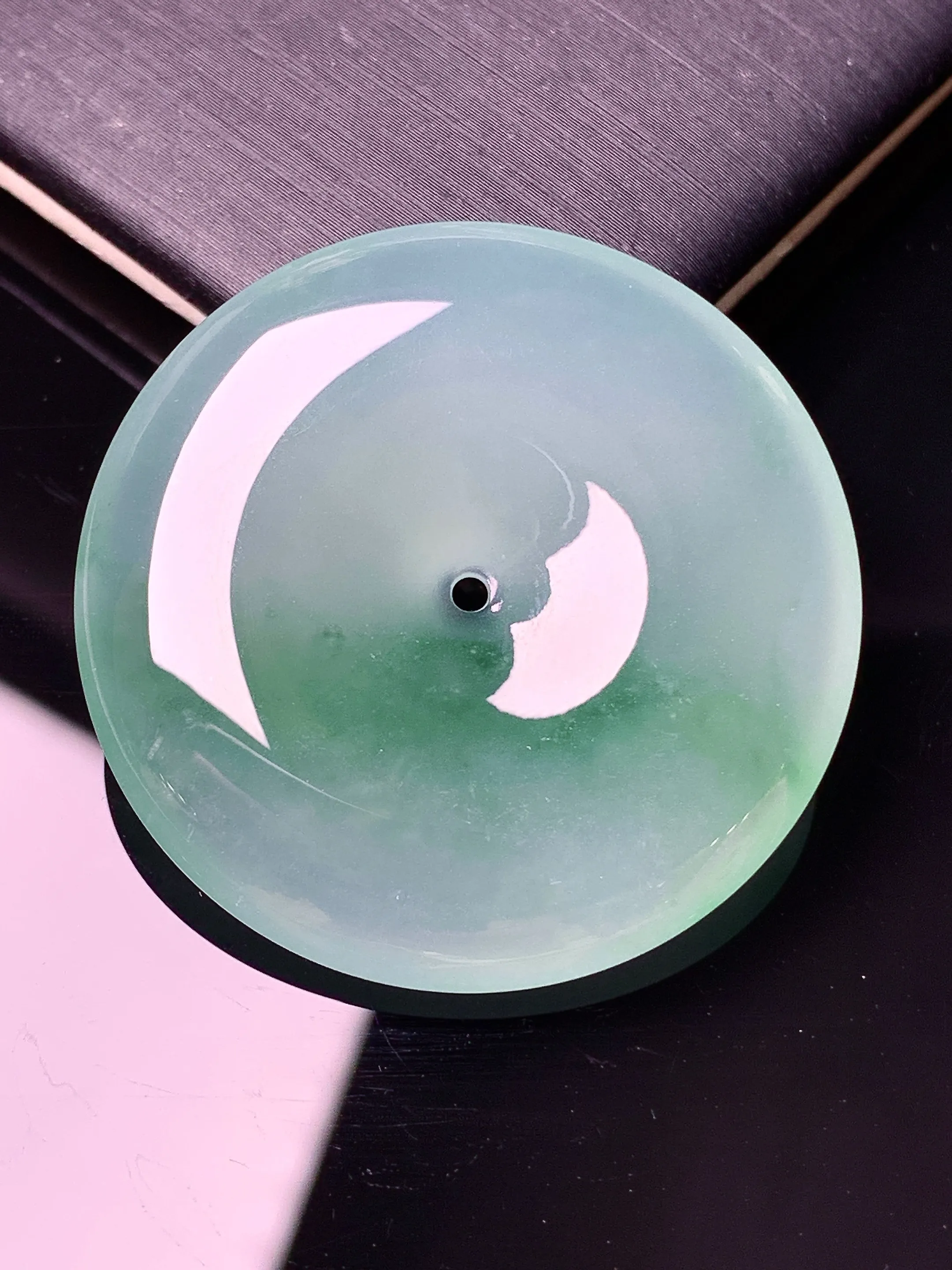 冰种平安扣吊坠 玉质细腻 色泽清新艳丽 整体尺寸34.5*6