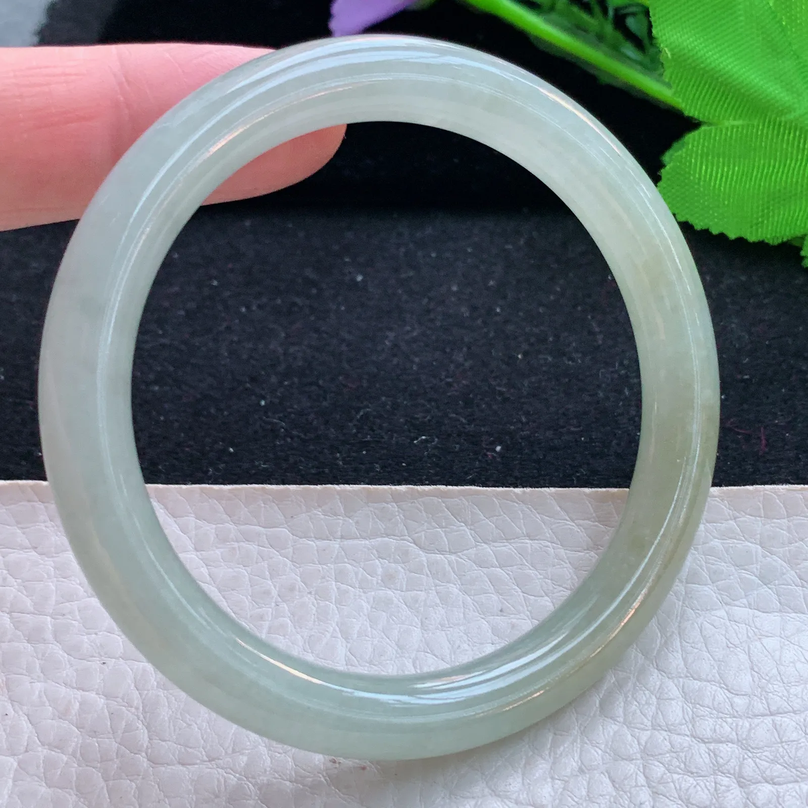 ll自然光55*8.3叮当镯 天然缅甸翡翠a货冰黄圆条玉镯子 玉手环 美人镯