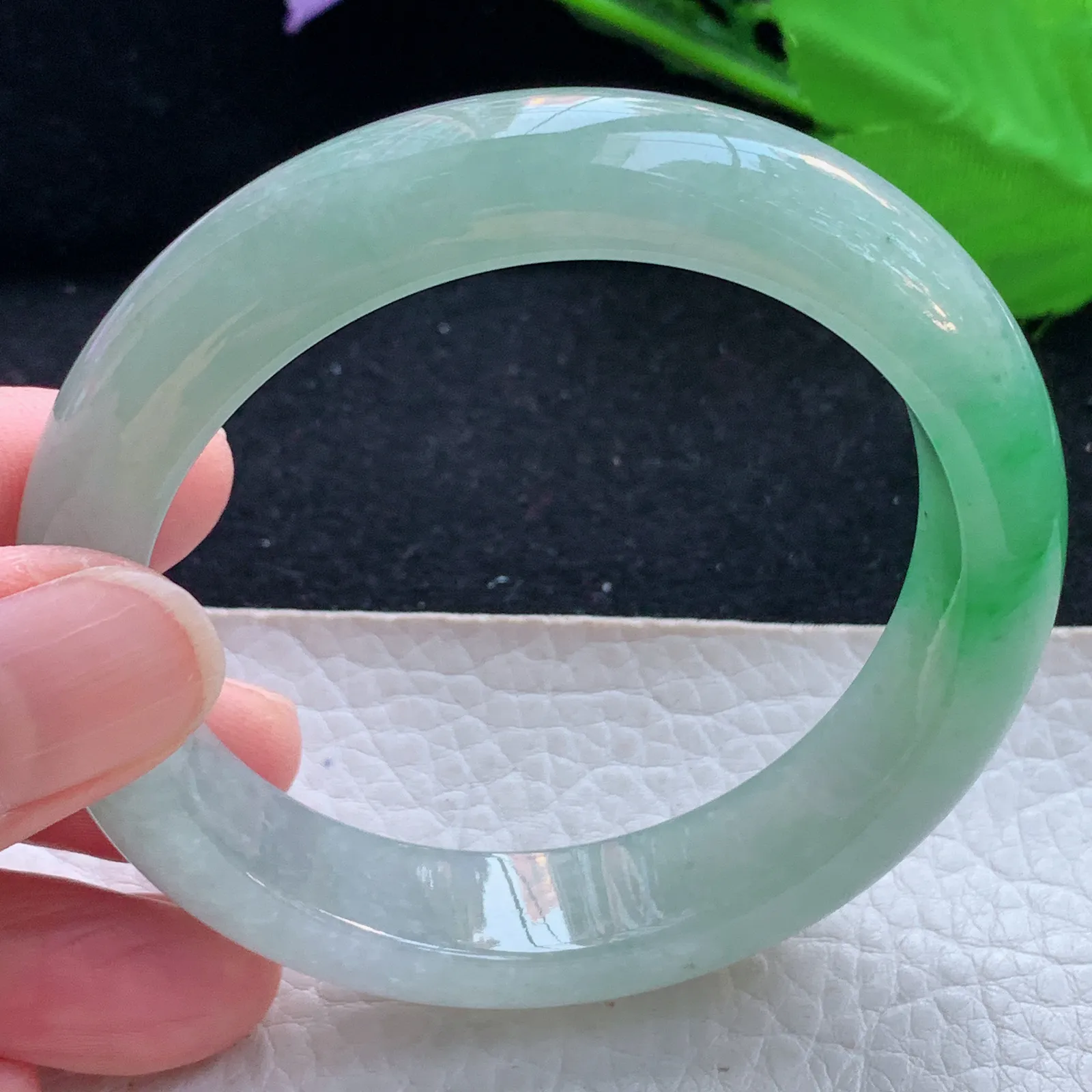 r自然光55*13*8.5平安镯 天然缅甸翡翠a货冰绿宽边玉镯子 玉手环