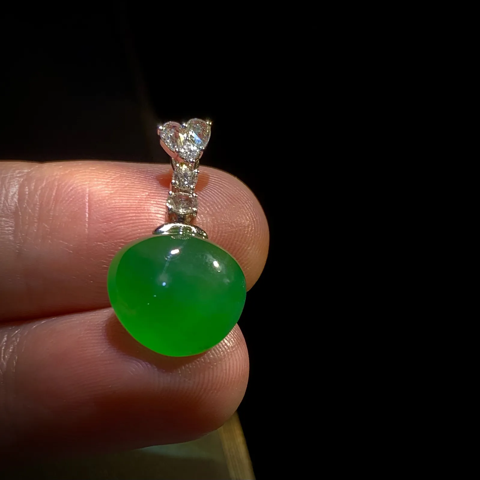 精品桃瓜，24-裸石13-13.6-7.2mm，
18K金，南非钻，2.75g，