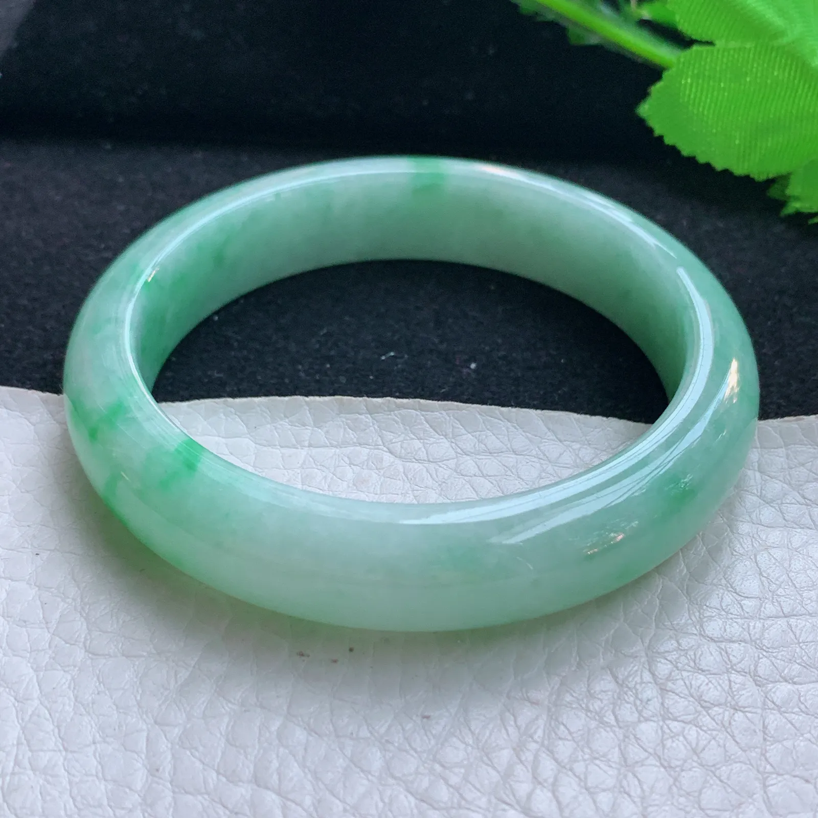 ll自然光55.5*12.3*8平安镯 天然缅甸翡翠a货飘阳绿宽边玉镯子 玉手环