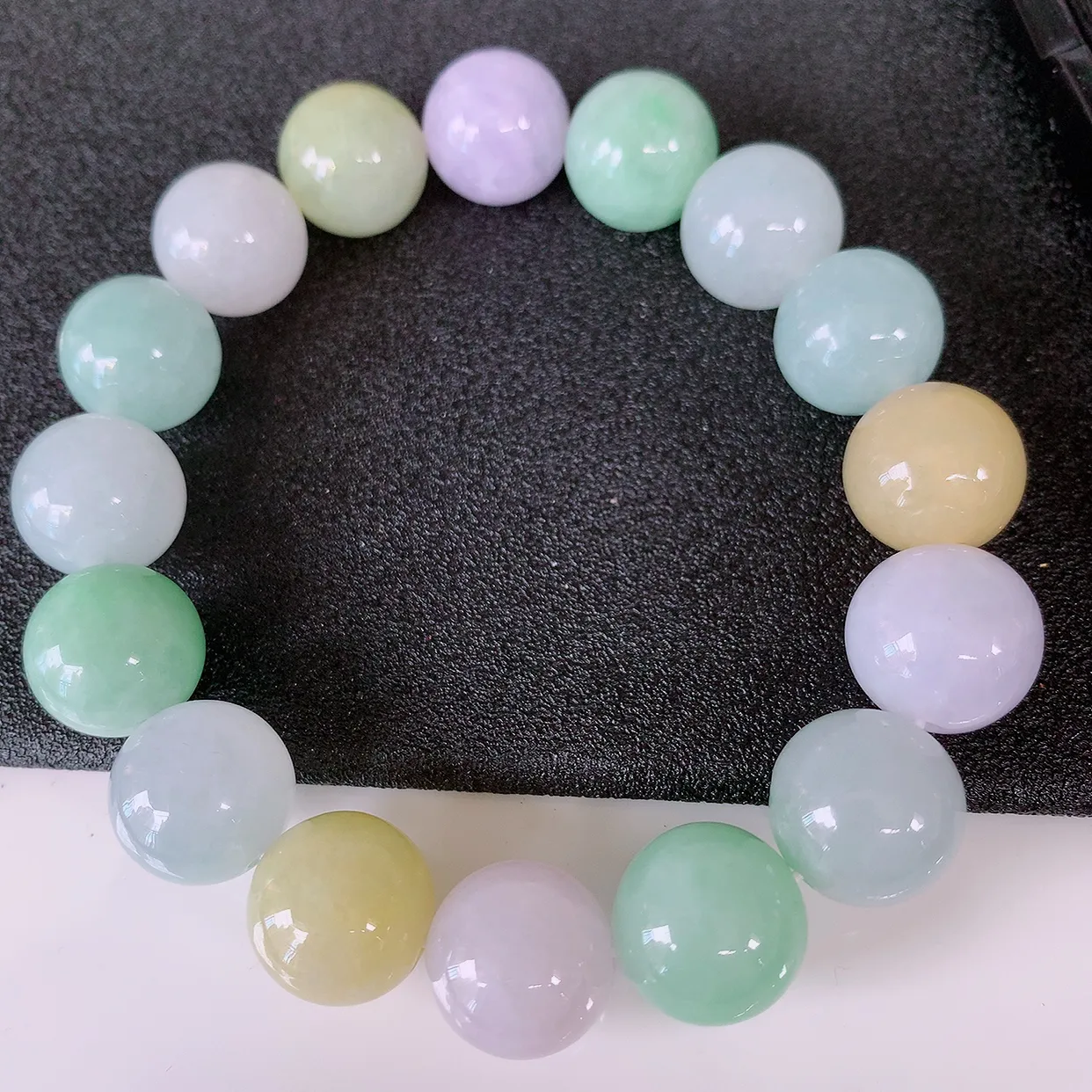 自然光实拍，冰润多宝翡翠手链，多彩翡翠手串，颜色丰富，料子细腻，高档大气，自戴送礼佳品！#46.20取一尺寸13.2mm