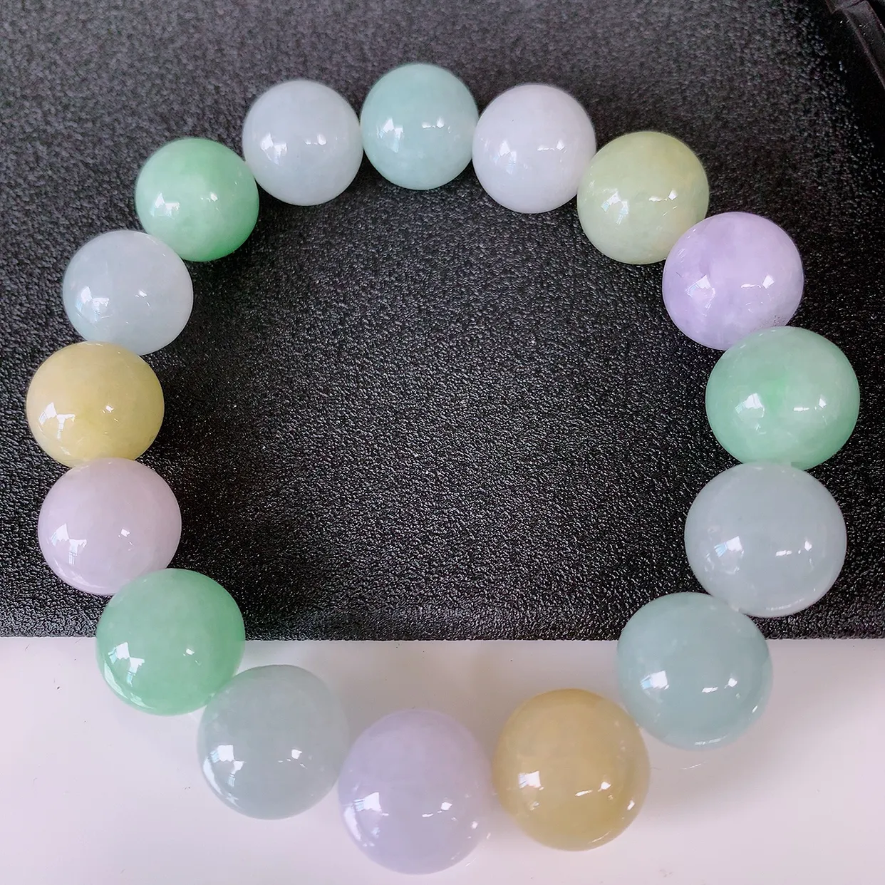 自然光实拍，冰润多宝翡翠手链，多彩翡翠手串，颜色丰富，料子细腻，高档大气，自戴送礼佳品！#46.20取一尺寸13.2mm