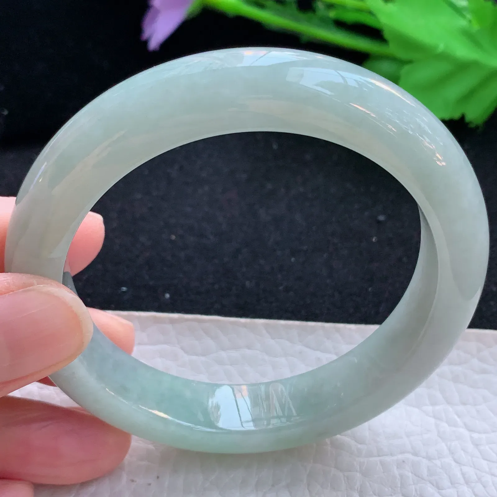 js自然光57*12.5*9.2平安镯 天然缅甸翡翠a货浅绿宽边玉镯子 玉手环