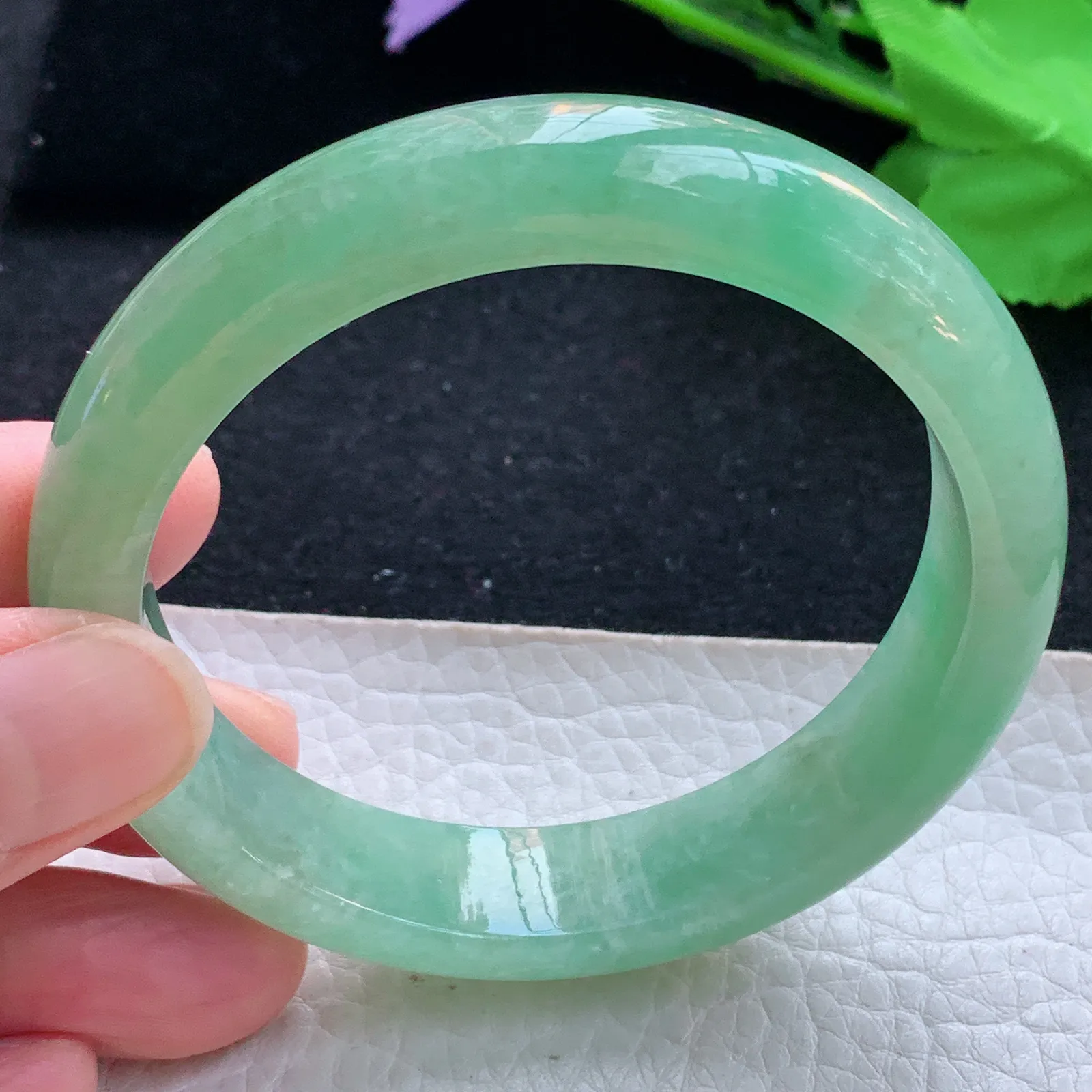 js自然光57*13.5*7.8平安镯 天然缅甸翡翠a货冰绿宽边玉镯子 玉手环