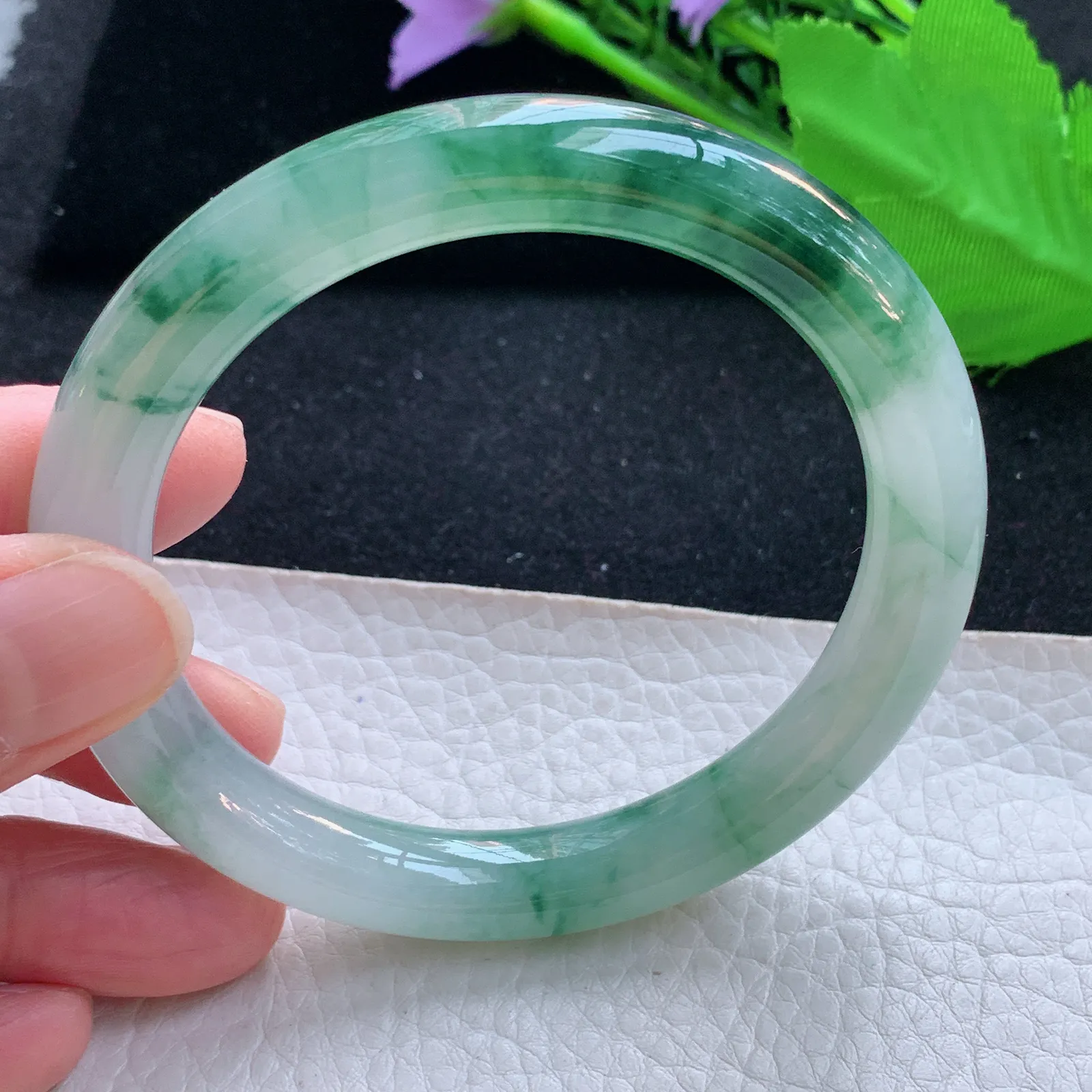 r自然光59*10.2*9.6美人镯 天然缅甸翡翠a货冰飘花大气圆条玉镯子 玉手环