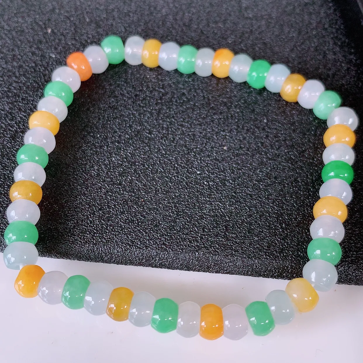 自然光实拍，冰润多宝翡翠手链，多彩翡翠手串，颜色丰富，料子细腻，高档大气，自戴送礼佳品！#46.20取一尺寸 5.6mm