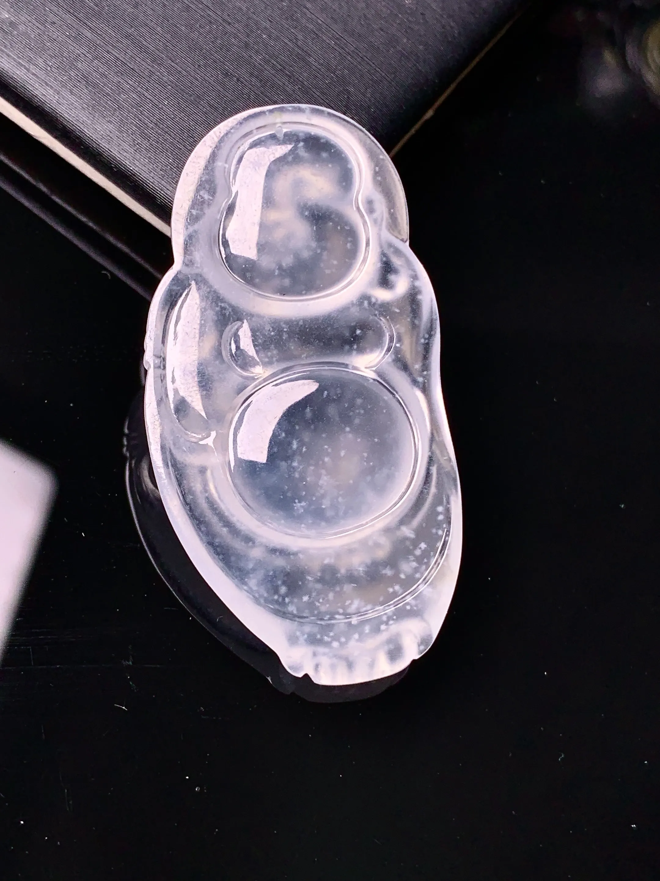 冰种逍遥佛公吊坠 玉质细腻 色泽清新艳丽 整体尺寸39.8*20.8*5.5