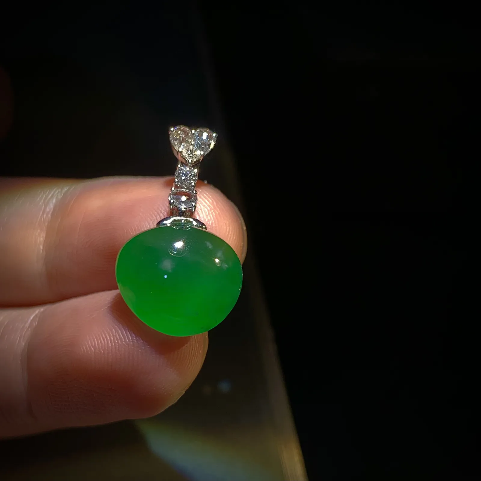 精品桃瓜，24-裸石13-13.6-7.2mm，
18K金，南非钻，2.75g，