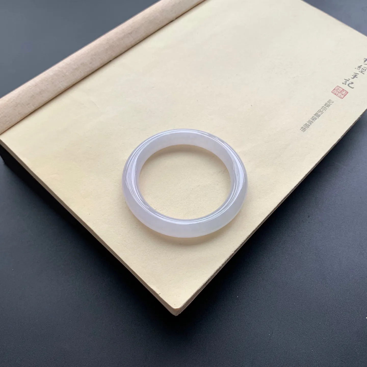 53.6圈口冰种圆条手镯 尺寸：53.6-9.8-9.5，无纹裂，白净透亮，胶感十足