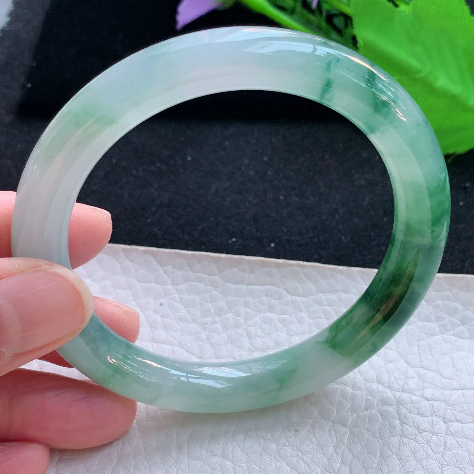 r自然光59*10.2*9.6美人镯 天然缅甸翡翠a货冰飘花大气圆条玉镯子 玉手环