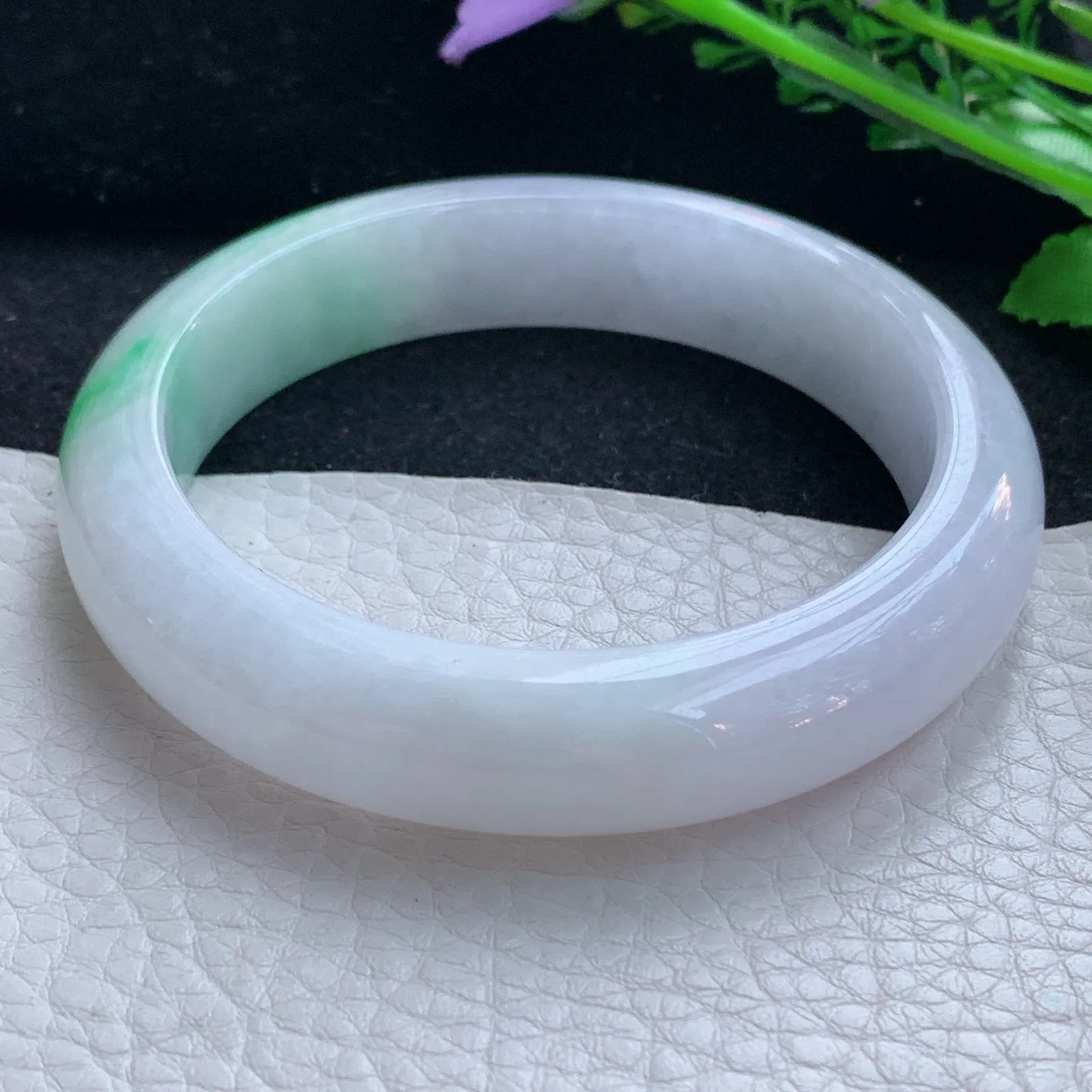 yh自然光57*13.3*8.5平安镯 翡翠a货玉手镯飘绿厚装宽边玉手环 美人镯